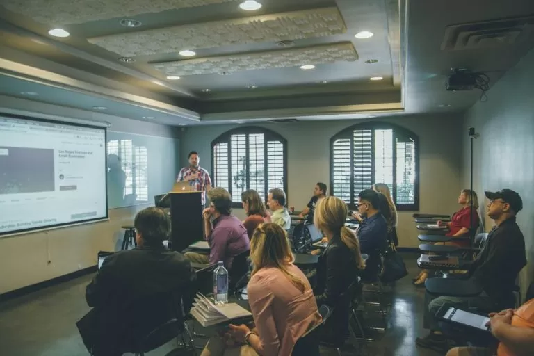 Centro de formación: 180% más inscripciones con funnel optimizado y webinars